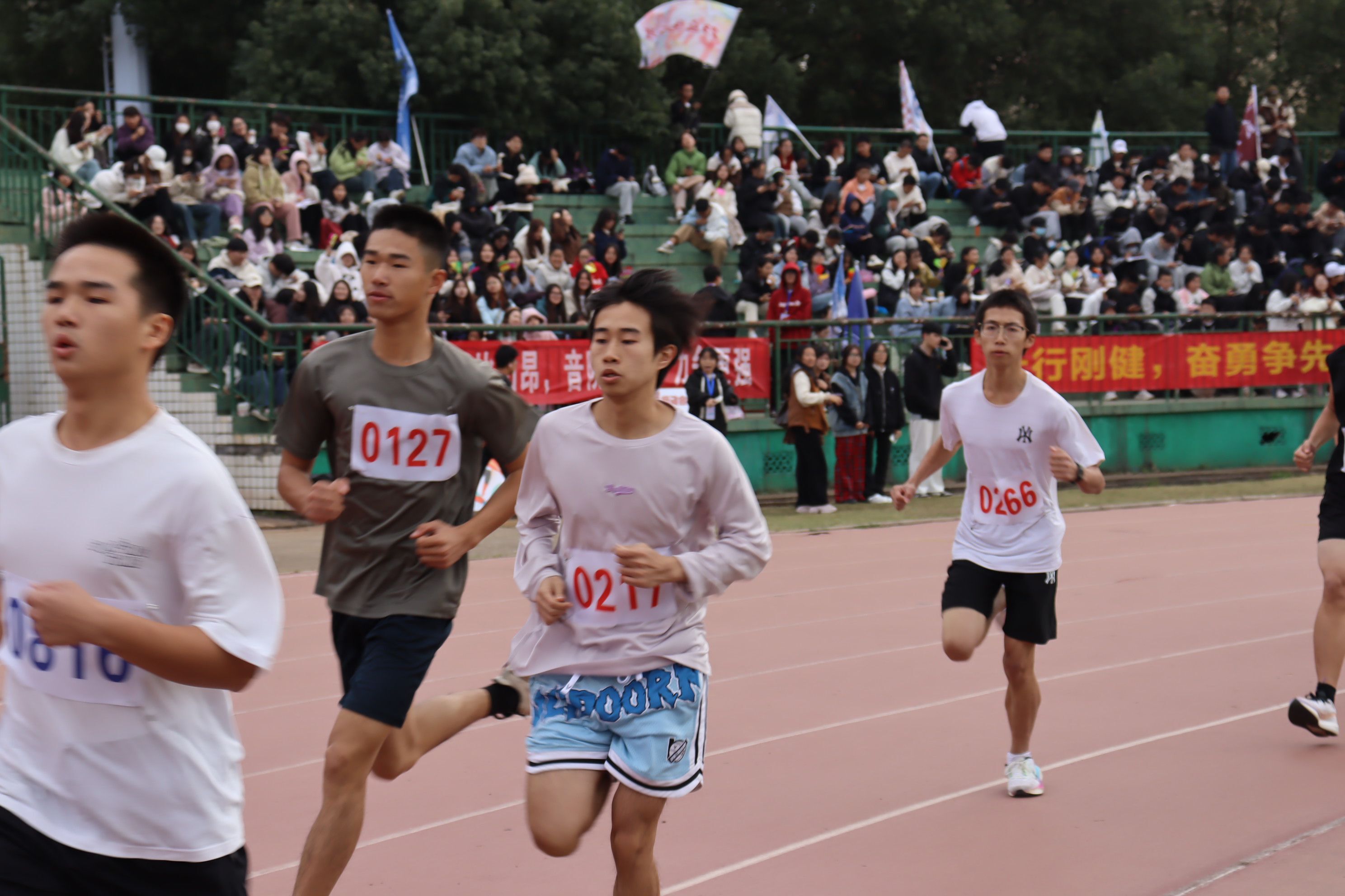 39cec7e9f6ff46d3ab00222e4fd8737e.jpg 39cec7e9f6ff46d3ab00222e4fd8737e.jpg